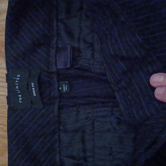 The limited Drew fit size 0 black with small striping - Picture 2 of 4